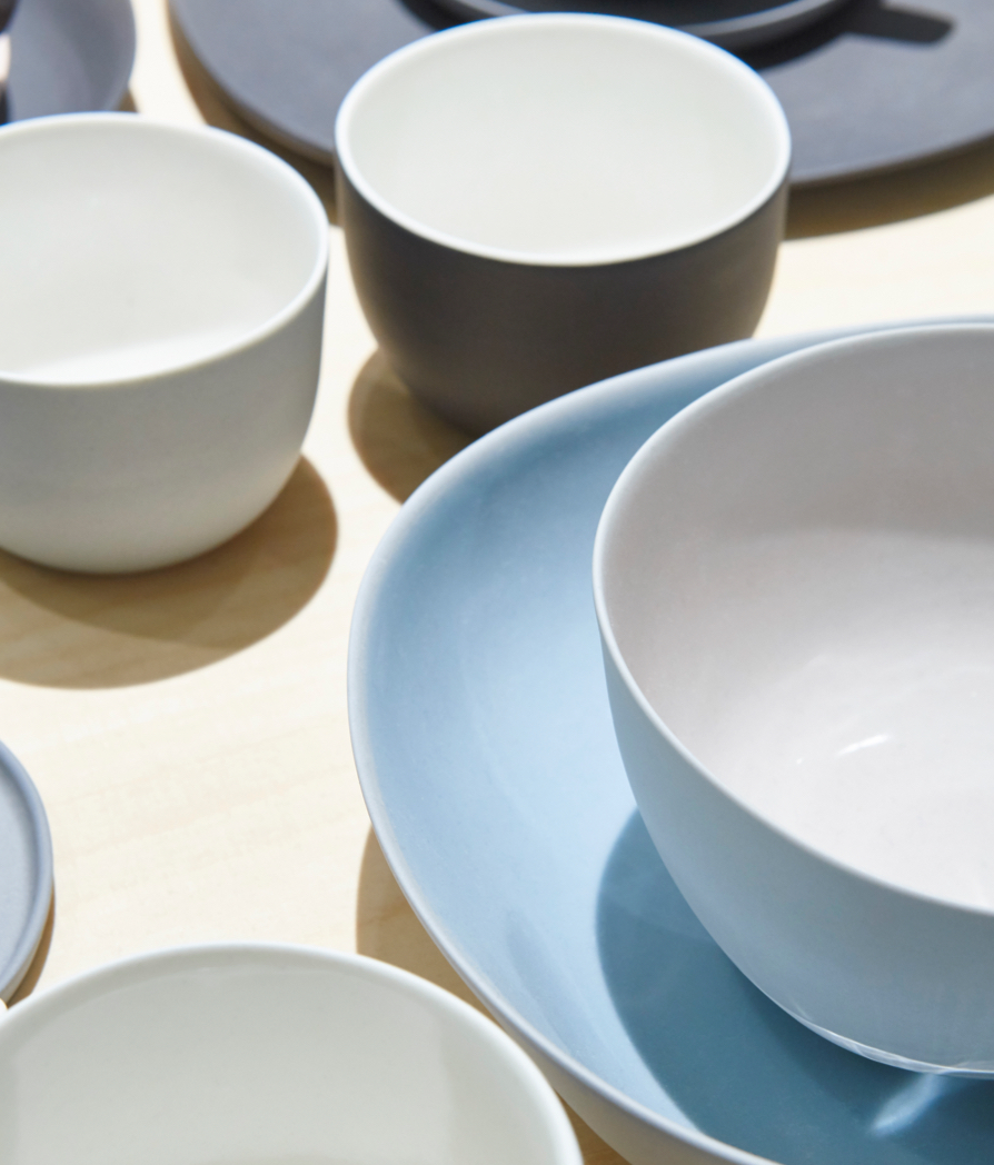 A range of sustainable porcelain tableware for airline dining.